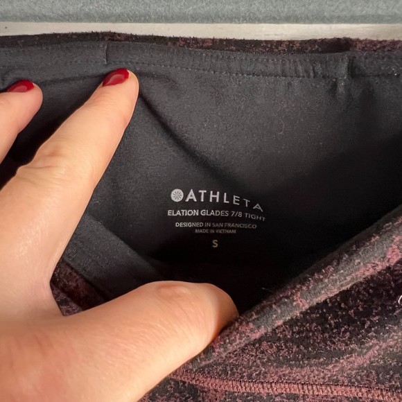 Athleta Black/Red Elation Glades 7/8 Leggings - Picture 4 of 4